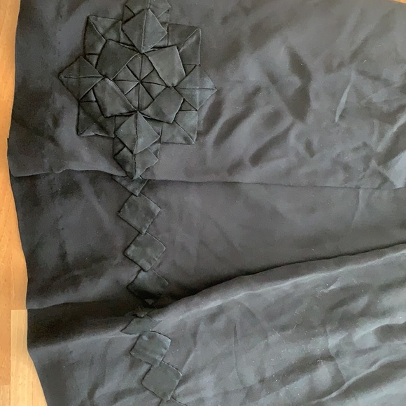 Banana republic black skirt - Picture 3 of 6